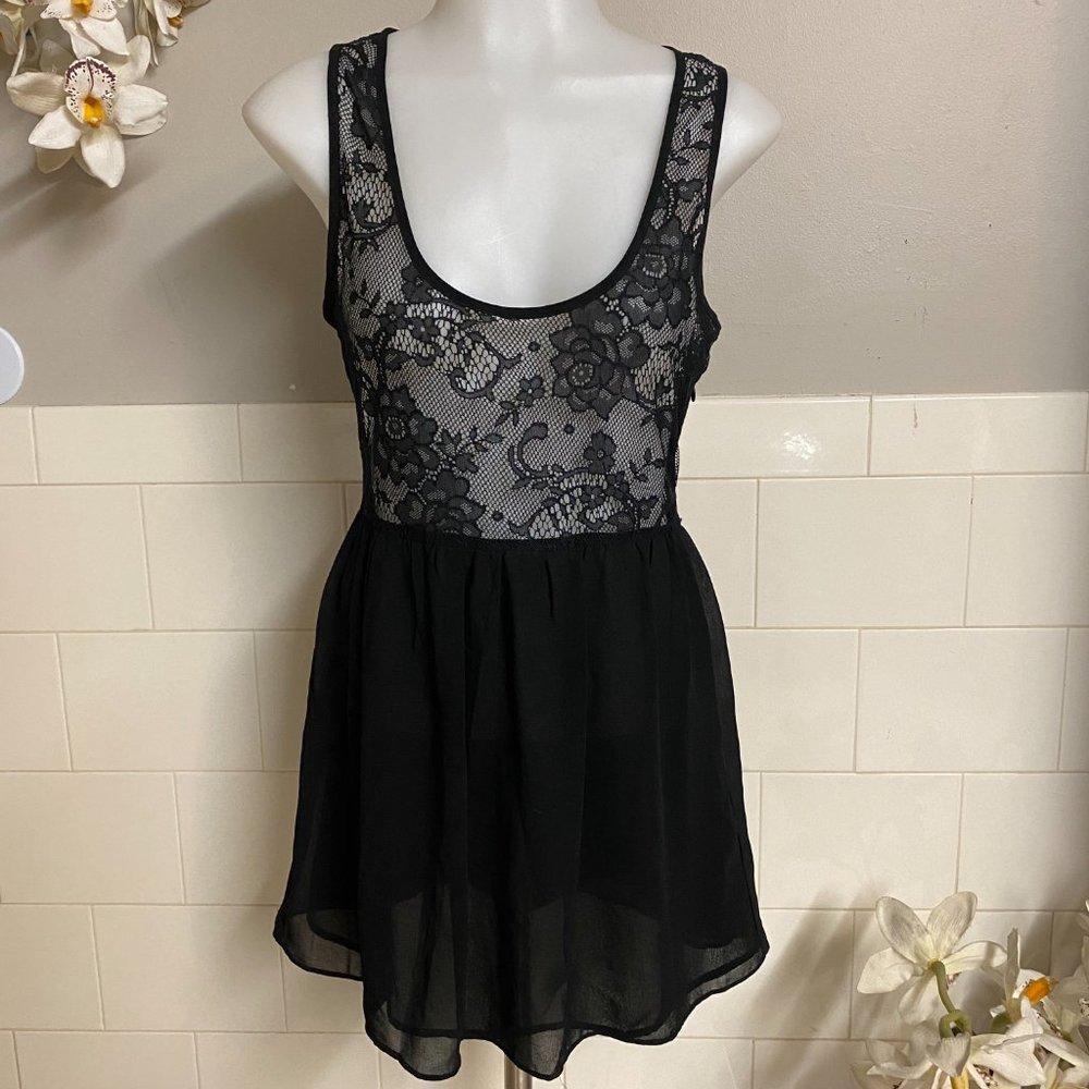 Sleeveless A-Line Scoop Neck Burnout Floral Dress
